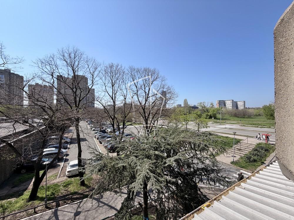 Stan na prodaju u Beogradu, Novi Beograd blok 28 (Potkovica), dvoiposoban, 58m2, cena 200000 evra