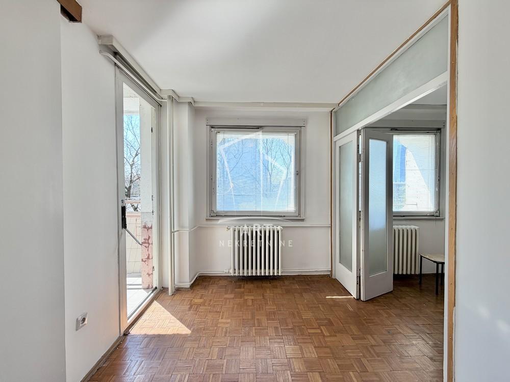 Stan na prodaju u Beogradu, Novi Beograd blok 28 (Potkovica), dvoiposoban, 58m2, cena 200000 evra