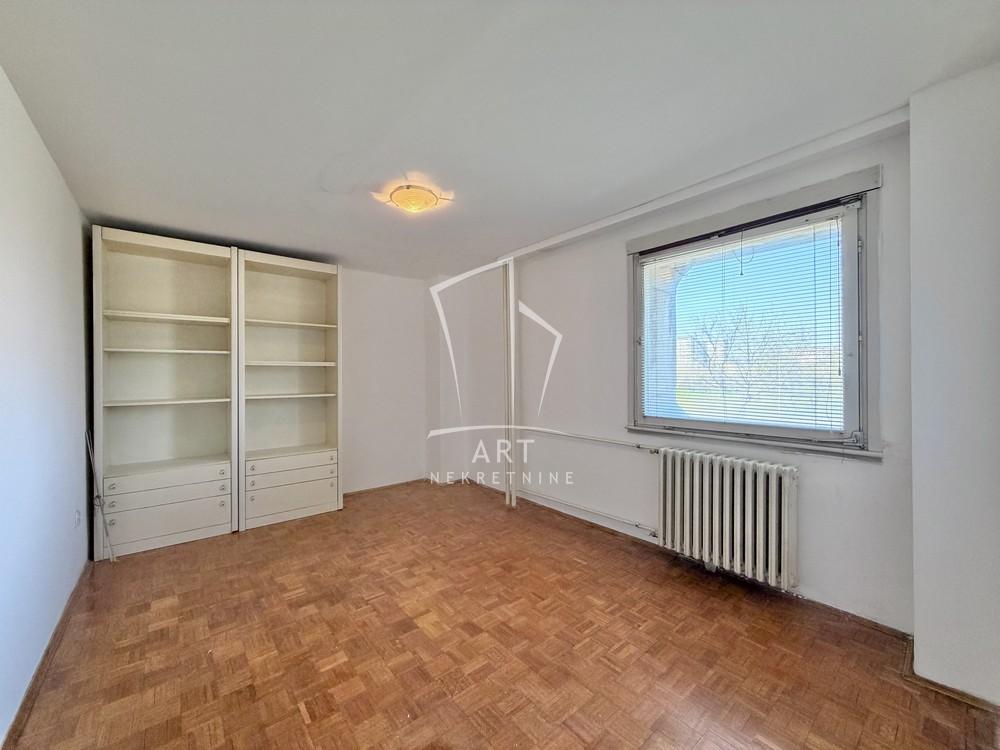 Stan na prodaju u Beogradu, Novi Beograd blok 28 (Potkovica), dvoiposoban, 58m2, cena 200000 evra