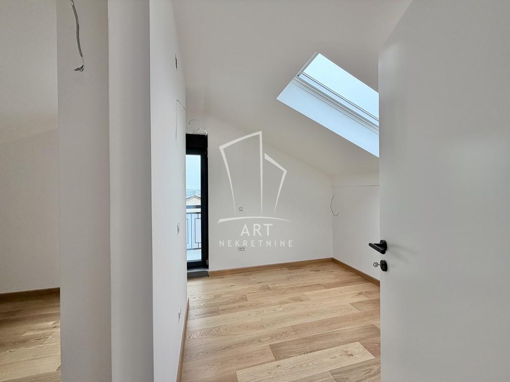 Stan na prodaju u Beogradu, Pašino brdo, troiposoban, 88m2, cena 315000 evra