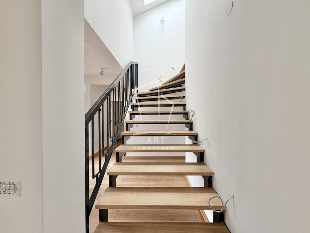 Stan na prodaju u Beogradu, Pašino brdo, troiposoban, 88m2, cena 315000 evra