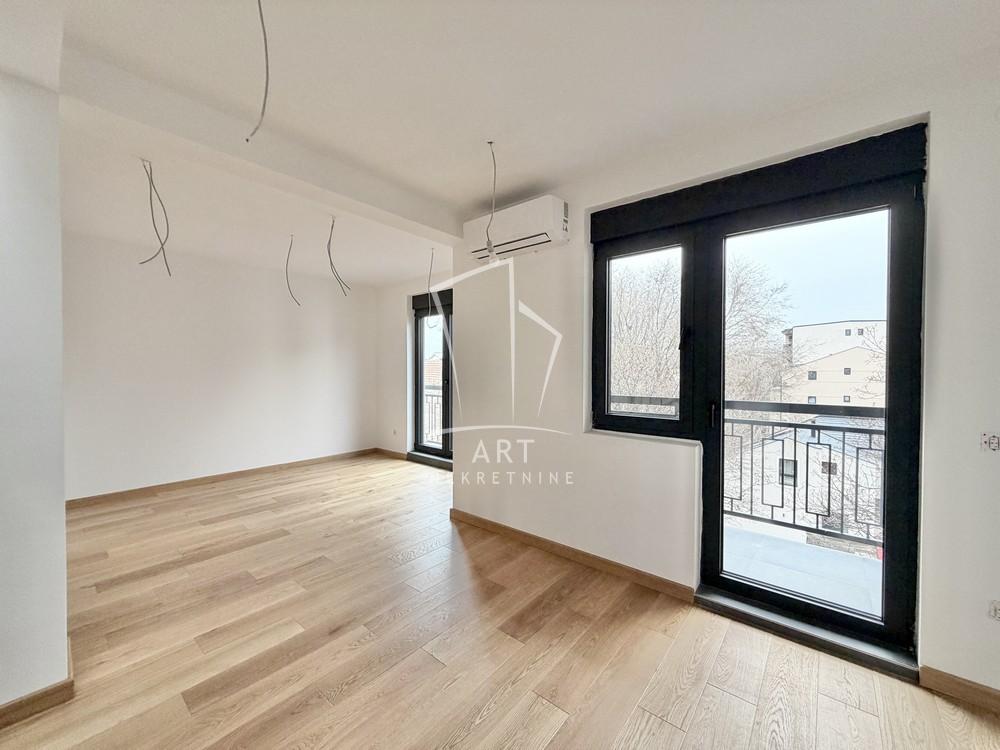 Stan na prodaju u Beogradu, Pašino brdo, troiposoban, 88m2, cena 315000 evra