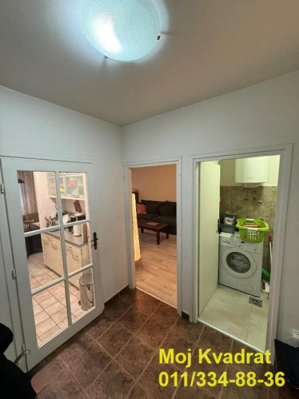 Stan na prodaju u Beogradu, Autokomanda, trosoban, 78m2, cena 328000 evra