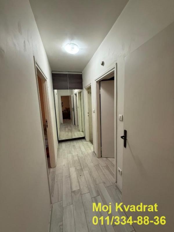 Stan na prodaju u Beogradu, Autokomanda, trosoban, 78m2, cena 328000 evra