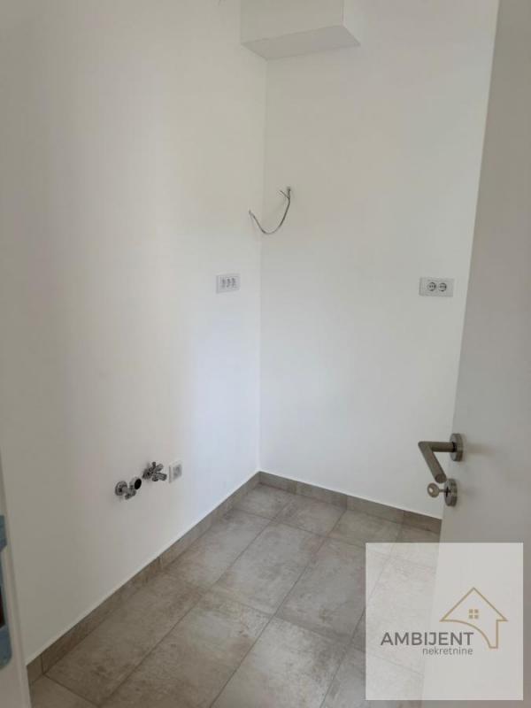 Stan na prodaju u Beogradu, Ledine, dvosoban, 42m2, cena 120000 evra