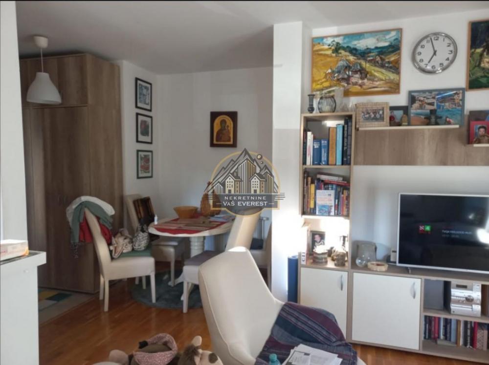 Stan na prodaju u Beogradu, Medaković, dvosoban, 53m2, cena 135000 evra