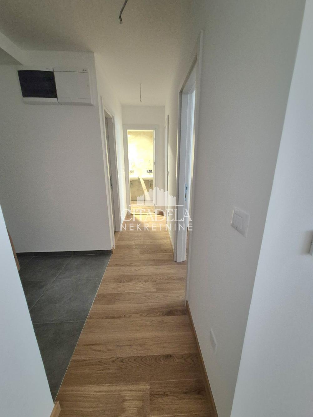 Stan na prodaju u Beogradu, Vojvode Stepe, trosoban, 70m2, cena 270000 evra