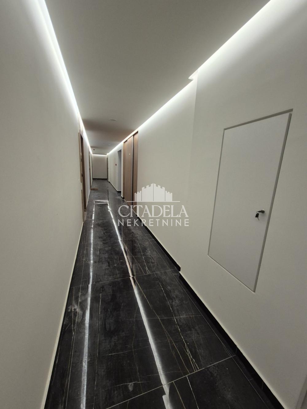 Stan na prodaju u Beogradu, Vojvode Stepe, trosoban, 70m2, cena 270000 evra