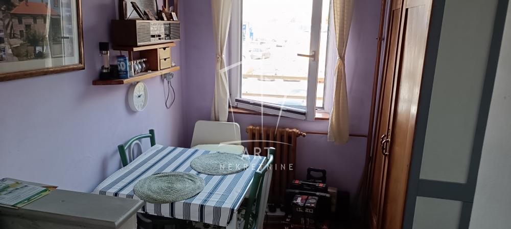 Stan na prodaju u Beogradu, Novi Beograd blok 45 (TC Enjub), dvoiposoban, 69m2, cena 280000 evra