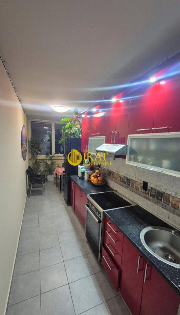 Stan na prodaju u Beogradu, Zvezdara, dvosoban, 63m2, cena 220000 evra