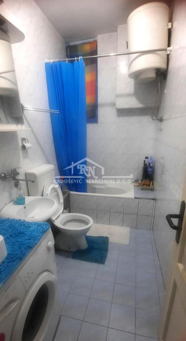 Stan na prodaju u Beogradu, Vračar (Hram), jednoiposoban, 40m2, cena 160000 evra