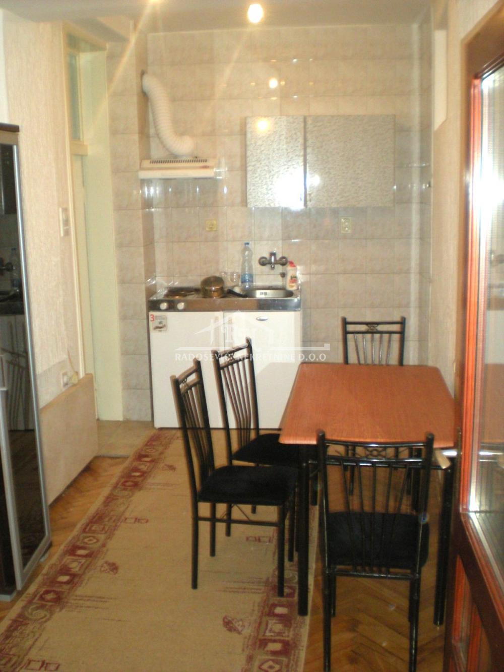 Stan na prodaju u Beogradu, Vračar (Hram), jednoiposoban, 40m2, cena 160000 evra