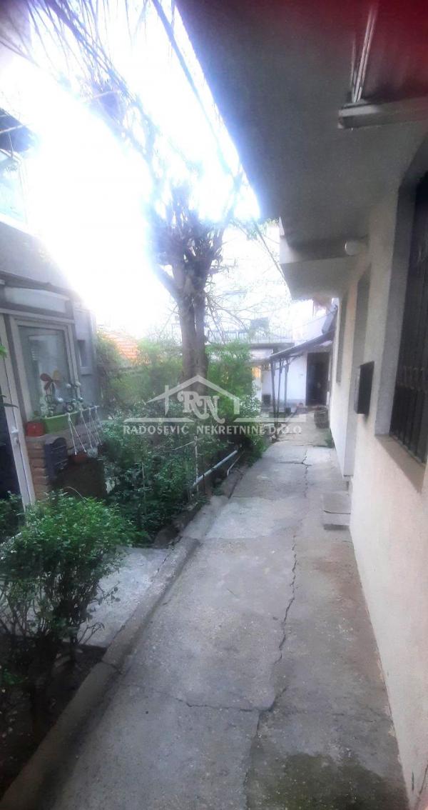 Stan na prodaju u Beogradu, Vračar (Hram), jednoiposoban, 40m2, cena 160000 evra