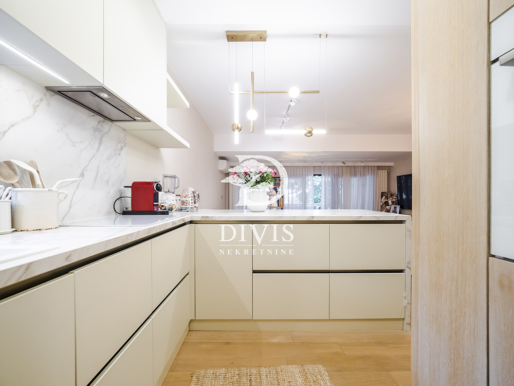 Stan na prodaju u Beogradu, Dedinje, cetvorosoban, 153m2, cena 990000 evra