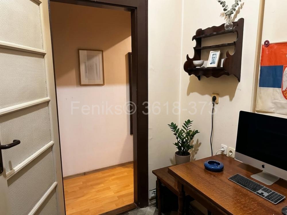 Stan na prodaju u Beogradu, Novi Beograd blok 8 (Paviljoni), trosoban, 63m2, cena 178500 evra