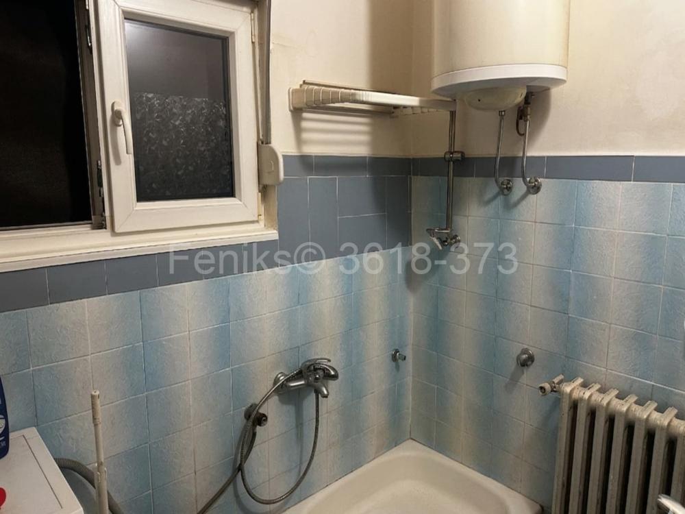 Stan na prodaju u Beogradu, Novi Beograd blok 8 (Paviljoni), trosoban, 63m2, cena 178500 evra