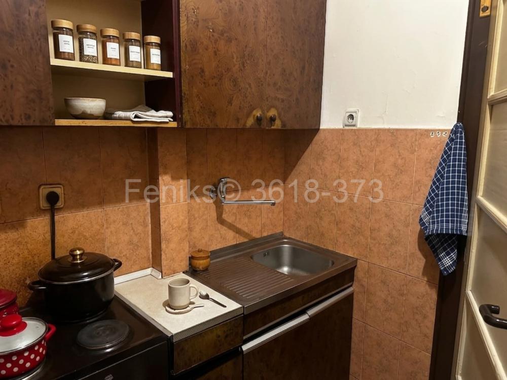 Stan na prodaju u Beogradu, Novi Beograd blok 8 (Paviljoni), trosoban, 63m2, cena 178500 evra