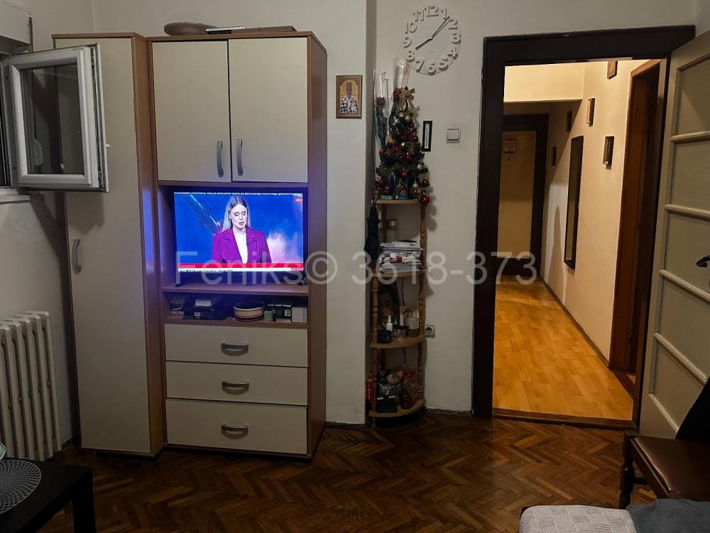 Stan na prodaju u Beogradu, Novi Beograd blok 8 (Paviljoni), trosoban, 63m2, cena 178500 evra