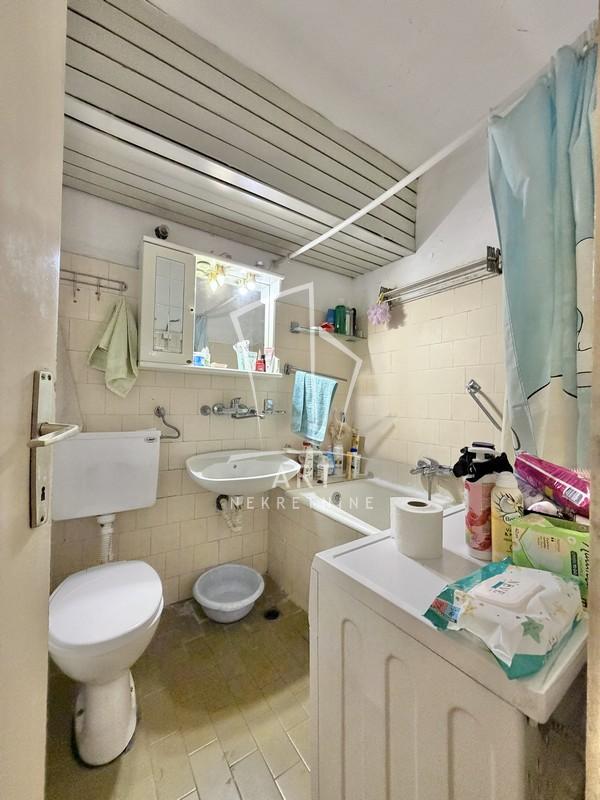 Stan na prodaju u Beogradu, Voždovac, trosoban, 103m2, cena 250000 evra