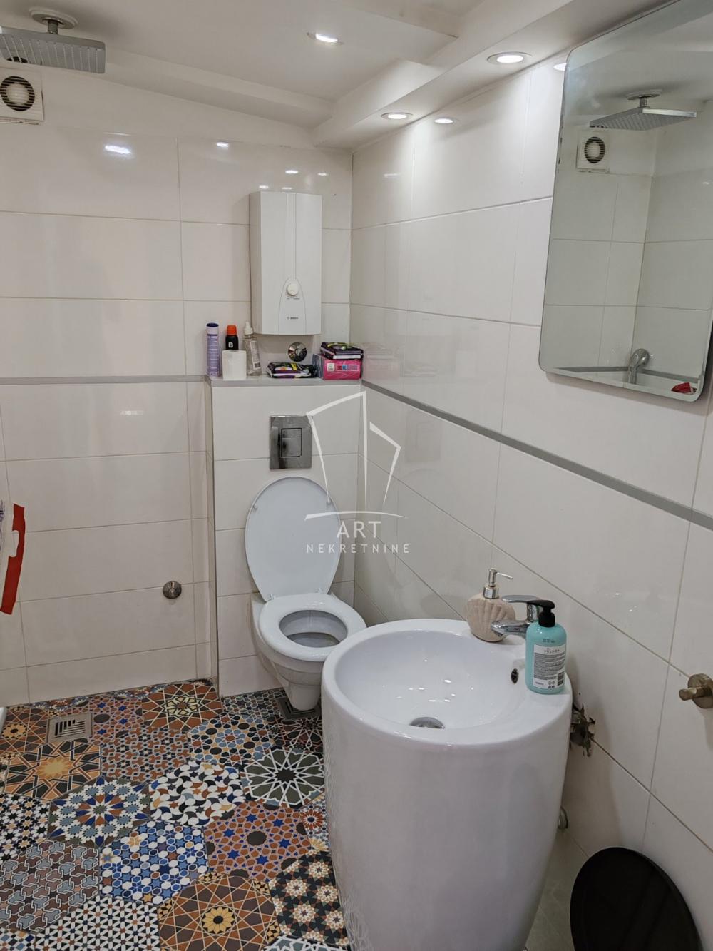 Stan na prodaju u Beogradu, Bulevar despota Stefana, dvosoban, 59m2, cena 210000 evra