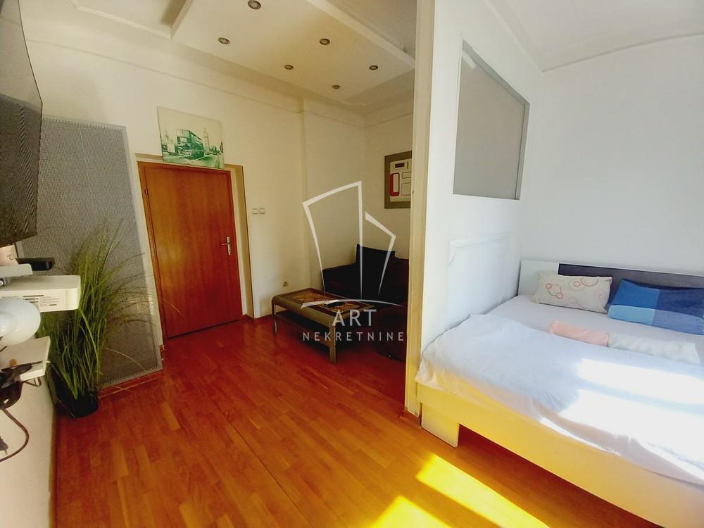 Stan na prodaju u Beogradu, Stari grad, jednoiposoban, 36m2, cena 260000 evra