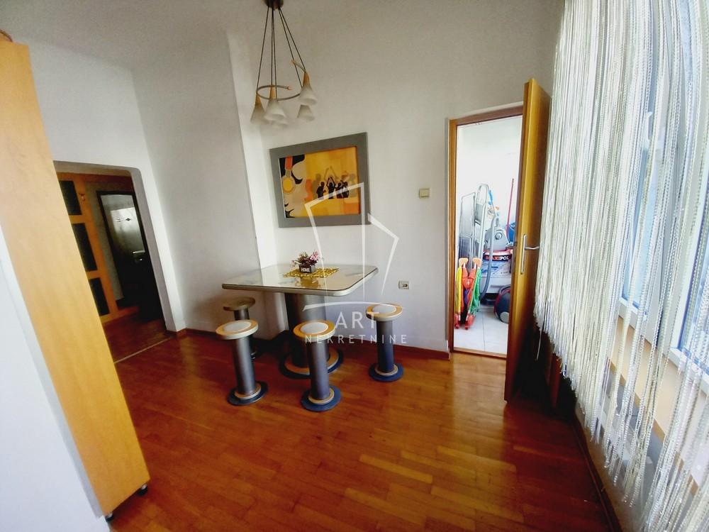 Stan na prodaju u Beogradu, Stari grad, jednoiposoban, 36m2, cena 260000 evra