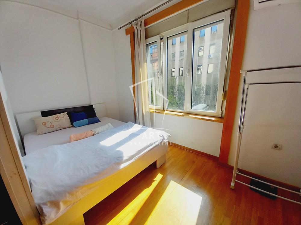 Stan na prodaju u Beogradu, Stari grad, jednoiposoban, 36m2, cena 260000 evra