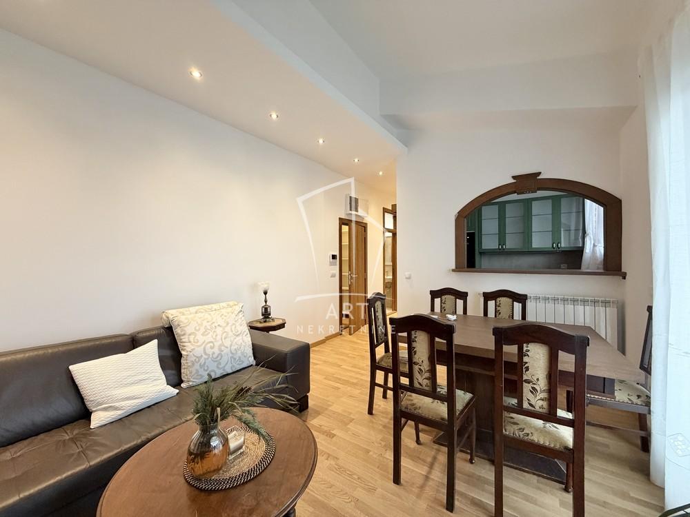 Stan na prodaju u Beogradu, Đeram pijaca, 155m2, cena 605000 evra