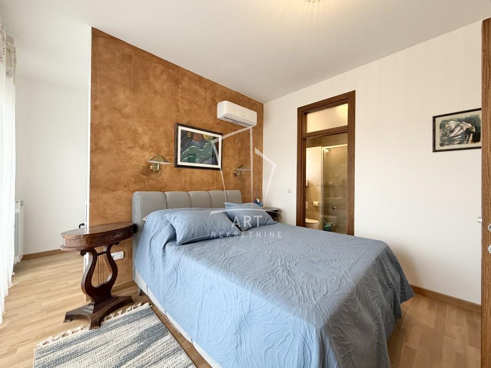 Stan na prodaju u Beogradu, Đeram pijaca, 155m2, cena 605000 evra