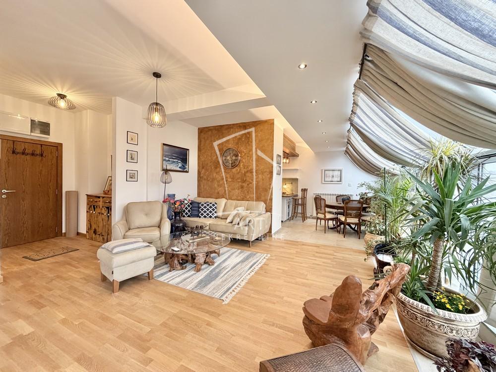 Stan na prodaju u Beogradu, Đeram pijaca, 155m2, cena 605000 evra