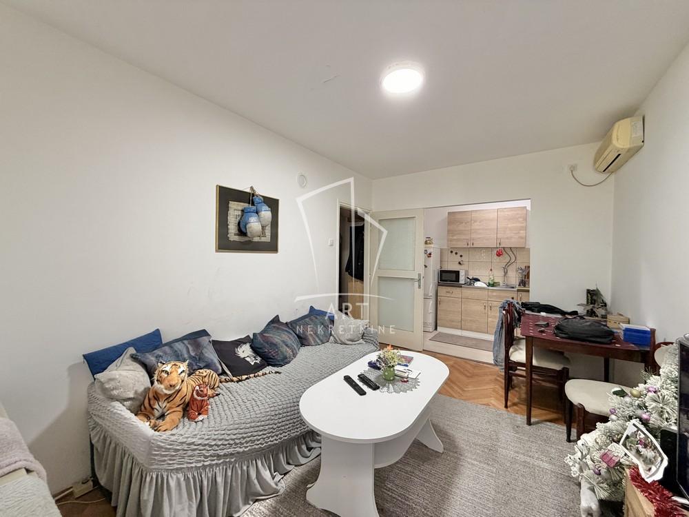 Stan na prodaju u Beogradu, Čukarica, jednoiposoban, 39m2, cena 95000 evra