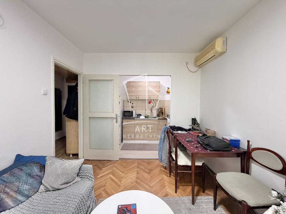 Stan na prodaju u Beogradu, Čukarica, jednoiposoban, 39m2, cena 95000 evra