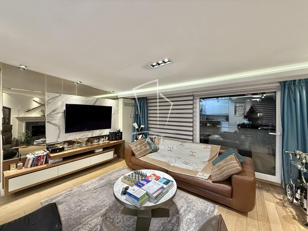 Stan na prodaju u Beogradu, Vračar, trosoban, 83m2, cena 399000 evra