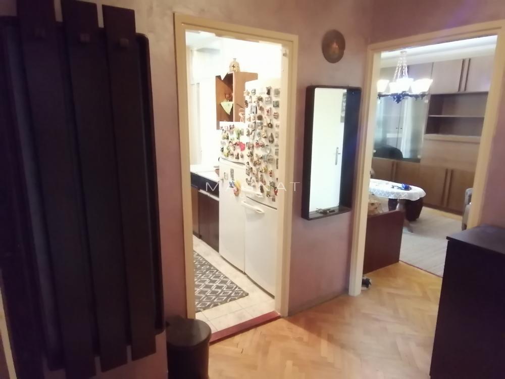 Stan na prodaju u Beogradu, Borča, trosoban, 66m2, cena 118000 evra