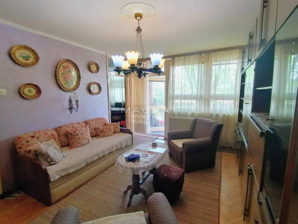 Stan na prodaju u Beogradu, Borča, trosoban, 66m2, cena 118000 evra