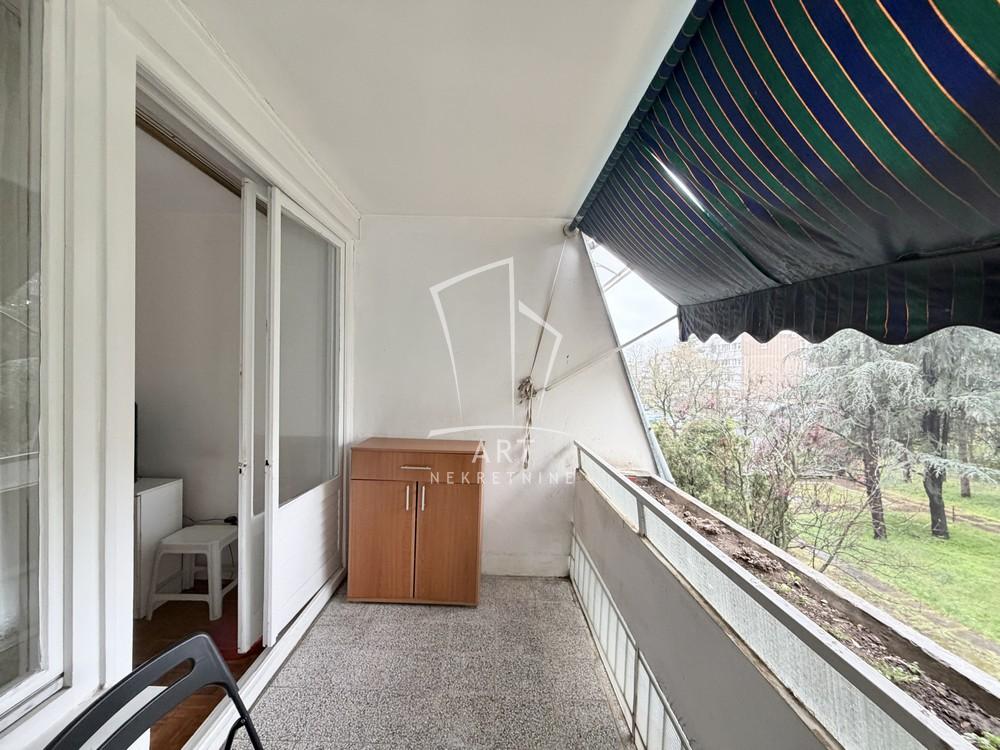 Stan na prodaju u Beogradu, Novi Beograd blok 70 (Kineski TC), dvosoban, 65m2, cena 230000 evra