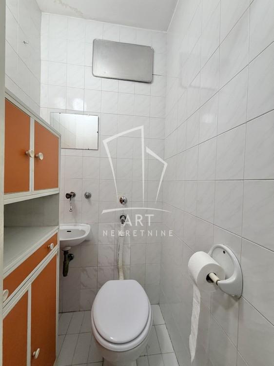 Stan na prodaju u Beogradu, Novi Beograd blok 70 (Kineski TC), dvosoban, 65m2, cena 230000 evra