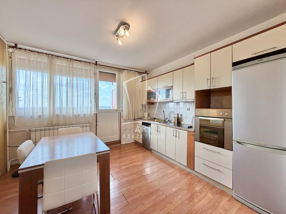 Stan na prodaju u Beogradu, Banovo brdo, dvosoban, 62m2, cena 185000 evra