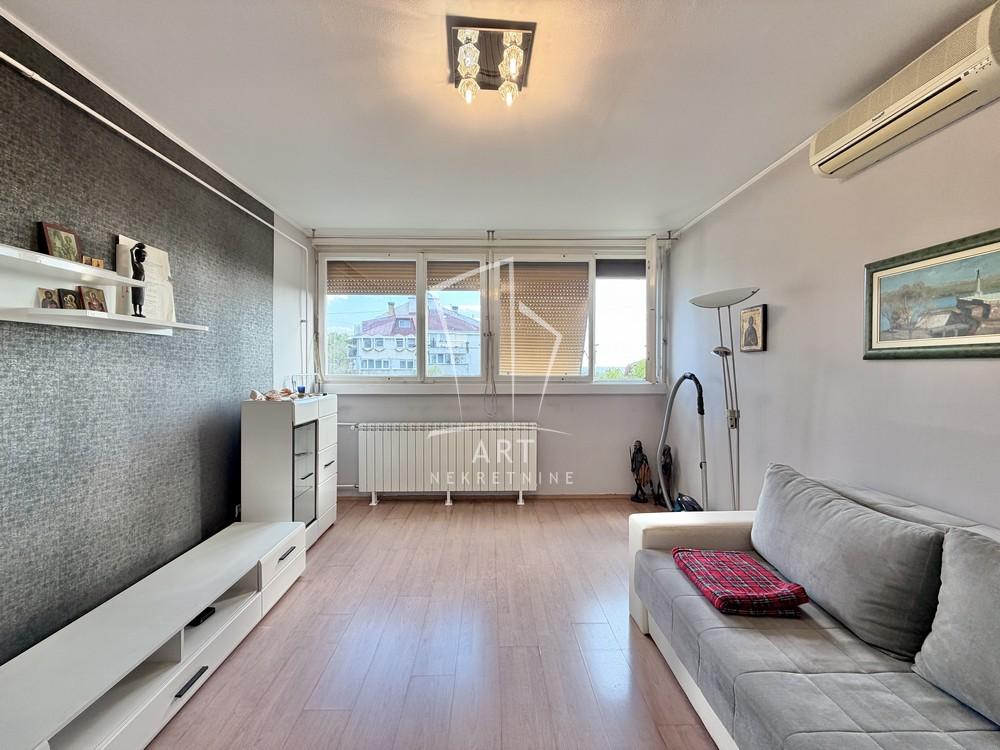 Stan na prodaju u Beogradu, Banovo brdo, dvosoban, 62m2, cena 185000 evra