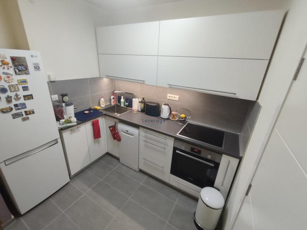 Stan na prodaju u Beogradu, Karaburma, jednoiposoban, 43m2, cena 137600 evra