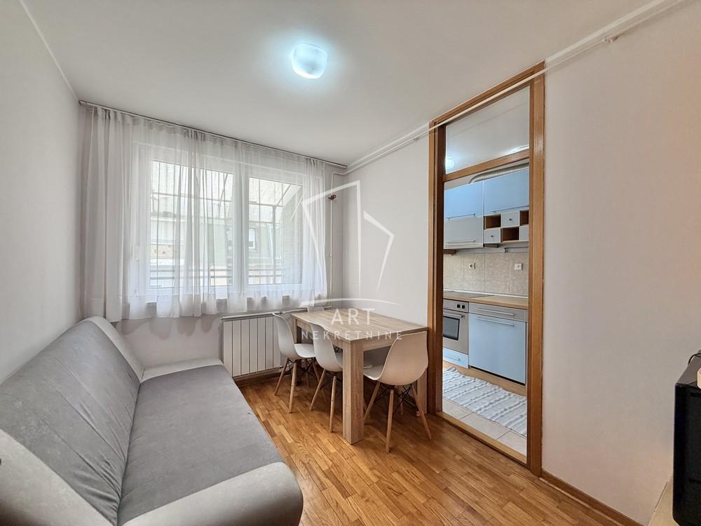 Stan na prodaju u Beogradu, Čukarica, dvosoban, 67m2, cena 179500 evra