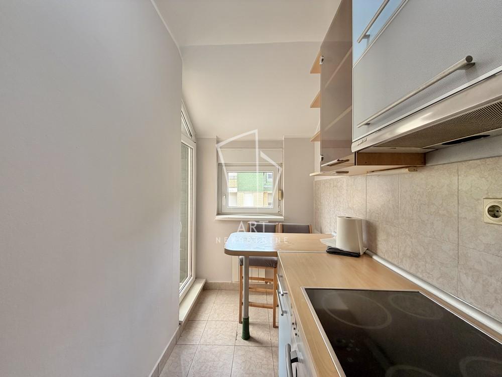 Stan na prodaju u Beogradu, Čukarica, dvosoban, 67m2, cena 179500 evra