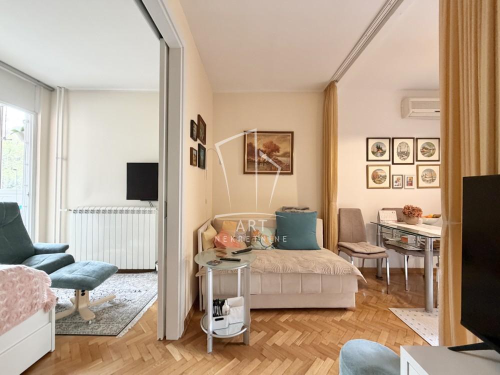 Stan na prodaju u Beogradu, Vukov spomenik, jednoiposoban, 38m2, cena 190000 evra