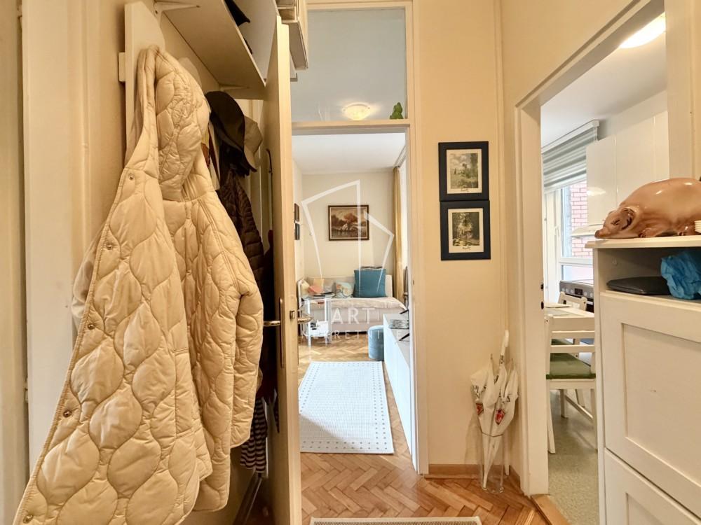 Stan na prodaju u Beogradu, Vukov spomenik, jednoiposoban, 38m2, cena 190000 evra