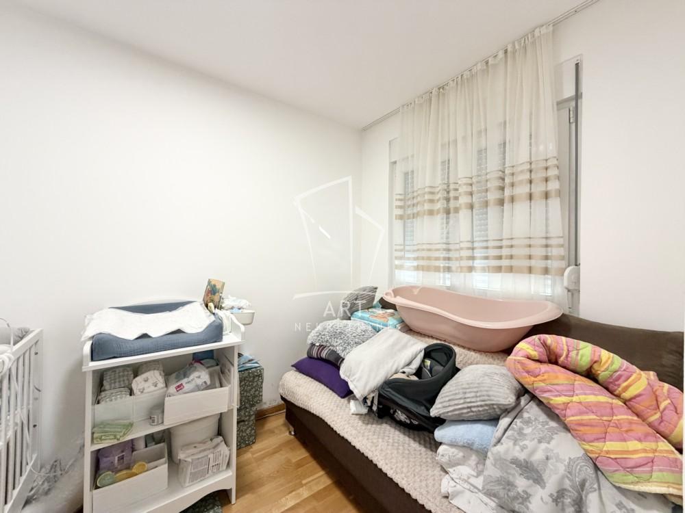 Stan na prodaju u Beogradu, Borča, jednoiposoban, 42m2, cena 99000 evra