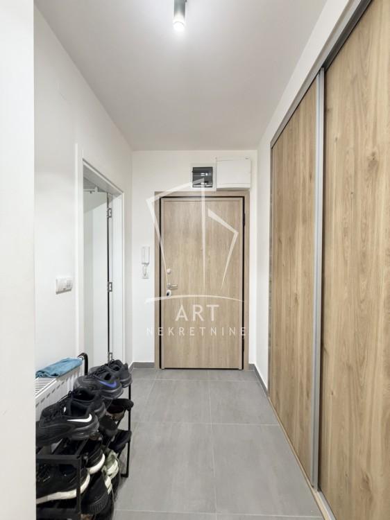 Stan na prodaju u Beogradu, Borča, jednoiposoban, 42m2, cena 99000 evra