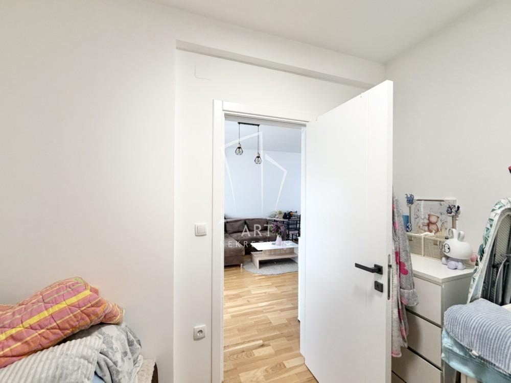 Stan na prodaju u Beogradu, Borča, jednoiposoban, 42m2, cena 99000 evra