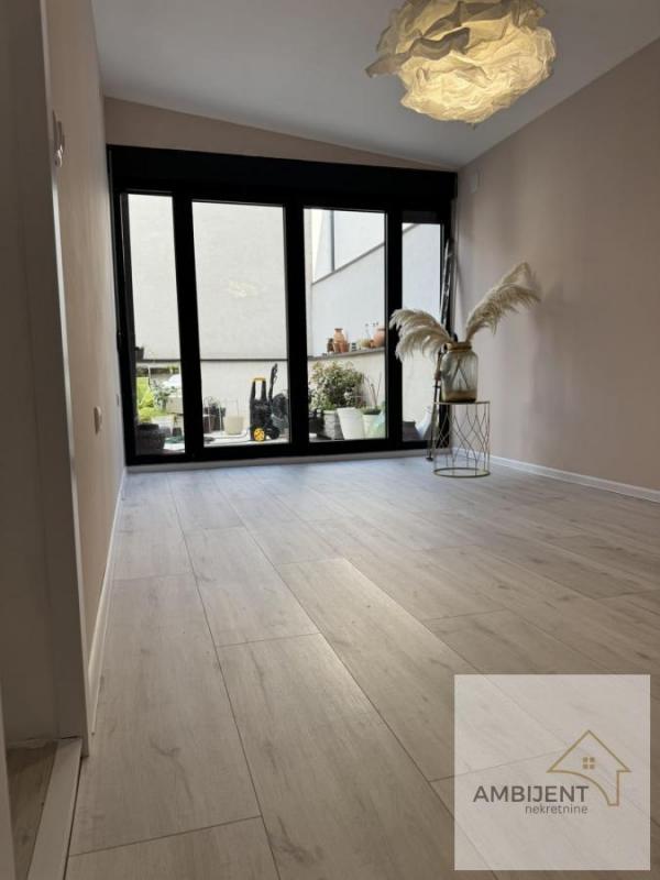 Stan na prodaju u Beogradu, Pašino brdo, dvoiposoban, 65m2, cena 248000 evra