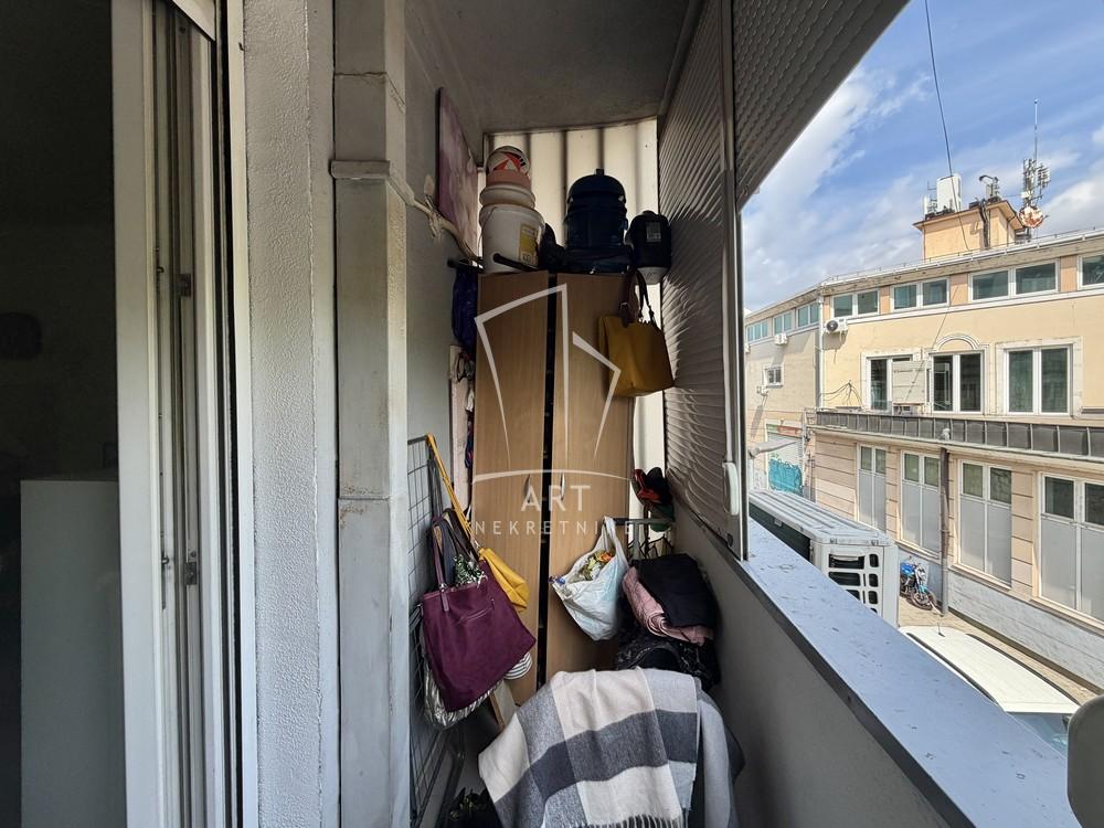 Stan na prodaju u Beogradu, Zemun, 26m2, cena 124000 evra