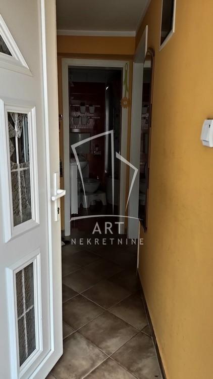 Stan na prodaju u Beogradu, Kumodraž, jednoiposoban, 53m2, cena 78000 evra